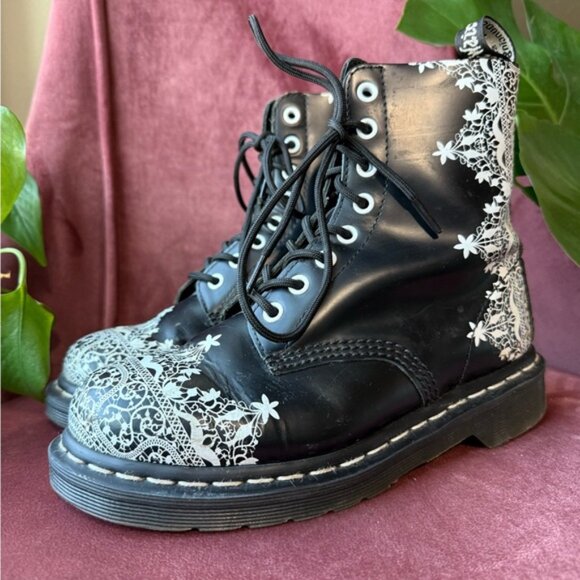 Henna Lace Pascal Docs - Picture 3 of 5